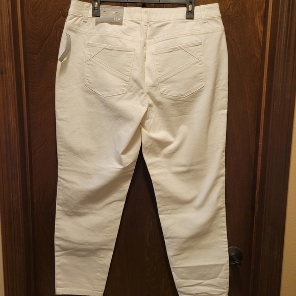 CJ Banks Signature Slimming White Ankle Jeans NWT - Picture 6 of 16